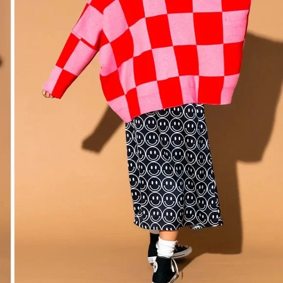 Dressed in Lala Smiley Face Midi Pencil Skirt Black and White Medium - Picture 5 of 8